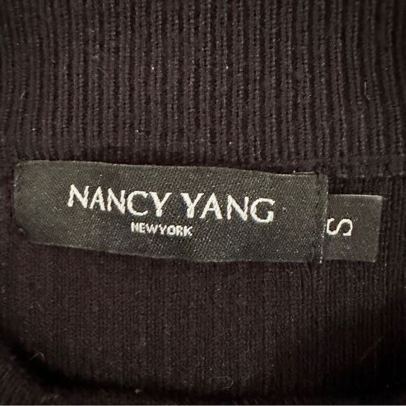 Nancy Yang Sweater - Picture 5 of 9